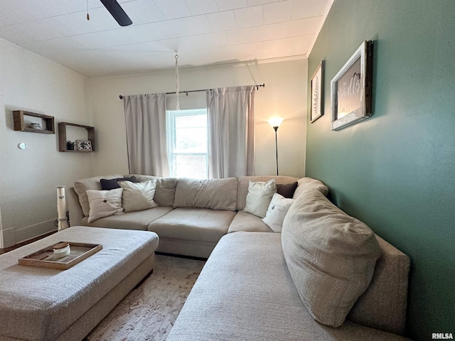817 W Hendrickson St, Marion, IL 62959 - living room with a ceiling fan
