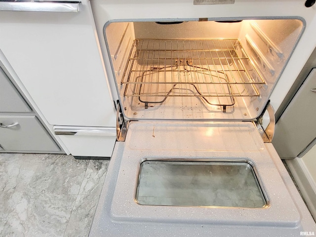 119 S 6th St SE, Clay City, IL 62824 - kitchen view