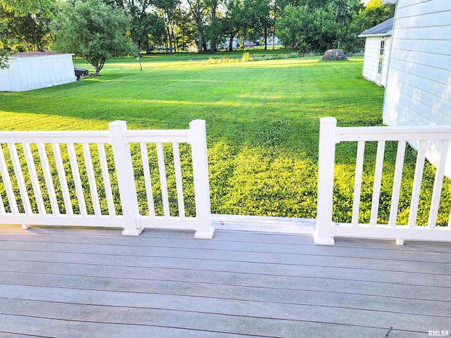 119 S 6th St SE, Clay City, IL 62824 - deck featuring a yard