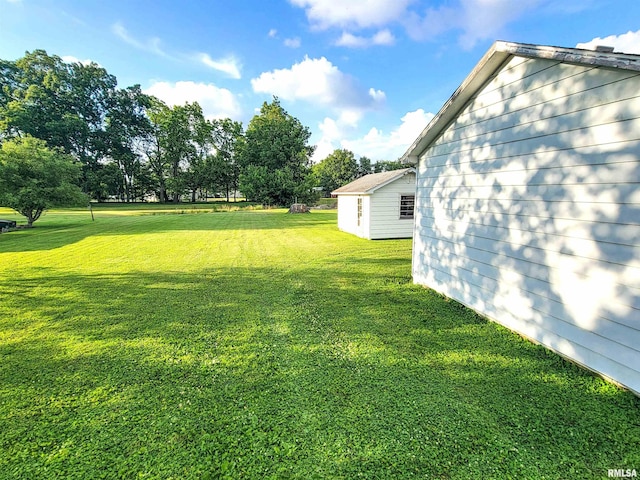 119 S 6th St SE, Clay City, IL 62824 - view of grassy yard