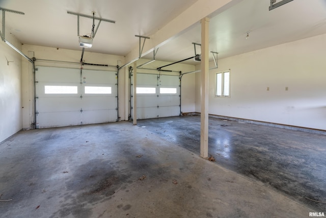 2723 Country Club Rd, Carbondale, IL 62901 - garage featuring a garage door opener