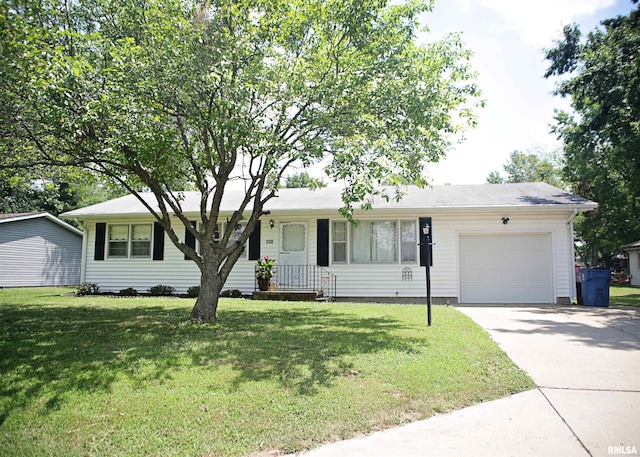203 Skyline Dr, Marion, IL 62959 - single story home featuring an attached garage, concrete driveway, and a front yard