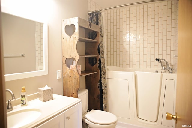 203 Skyline Dr, Marion, IL 62959 - full bath featuring vanity, a tub, and curtained shower