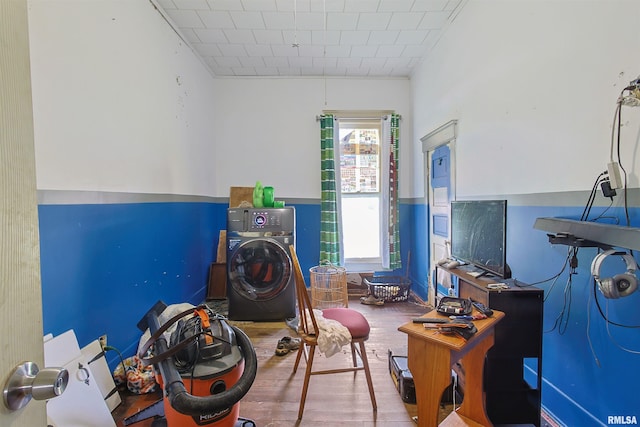 827 W Raymond St, Harrisburg, IL 62946 - miscellaneous room featuring wood finished floors