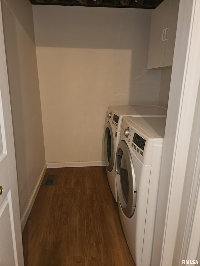 1905 N Dawn Dr, Marion, IL 62959 - washroom featuring dark wood-style floors and washer and dryer