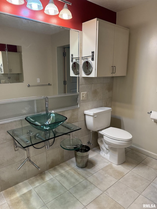 1308 Shawnee Trl, Carterville, IL 62918 - bathroom with tile patterned flooring and tile walls