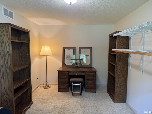 1308 Shawnee Trl, Carterville, IL 62918 - office space with carpet and a textured ceiling