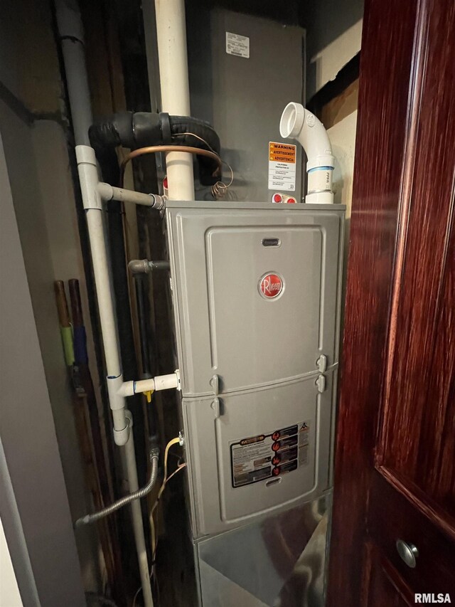 204 Oak St, Odin, IL 62870 - utility room featuring electric panel