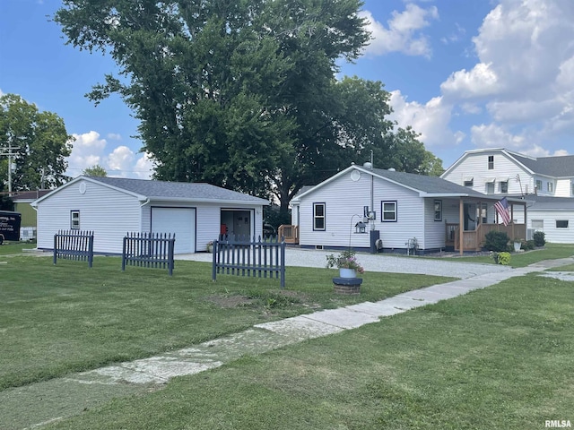 204 Oak St, Odin, IL 62870 - view of front of property with a front lawn