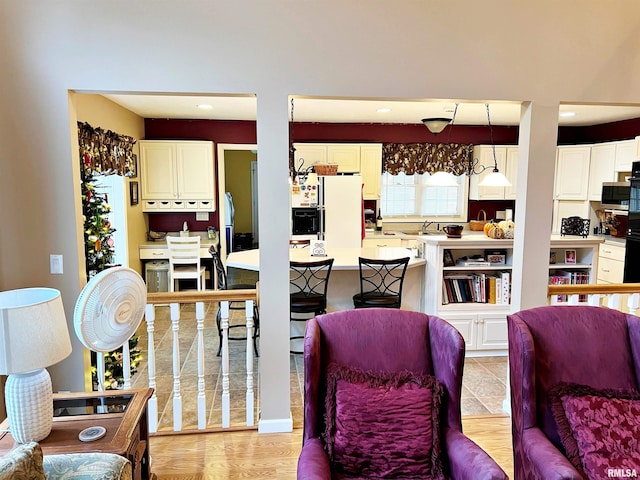 43 E Lakewood Dr, Metropolis, IL 62960 - living area featuring recessed lighting