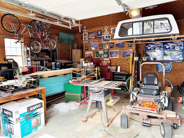 43 E Lakewood Dr, Metropolis, IL 62960 - garage featuring a workshop area