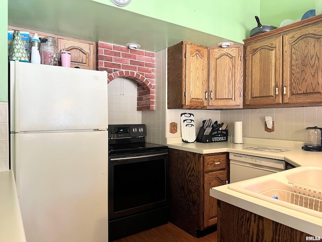 404 E 5th St, Johnston City, IL 62951 - photo 12