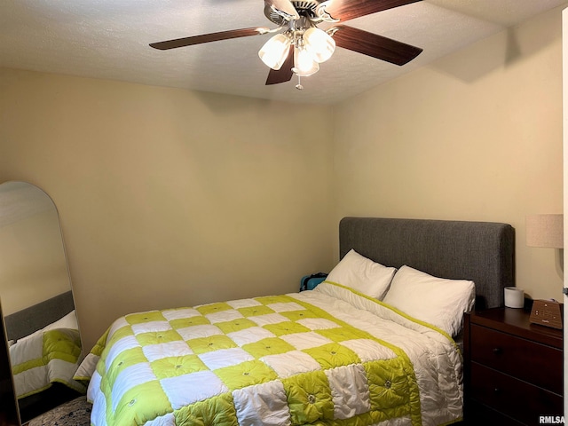 501 Cedar Creek Rd, Makanda, IL 62958 - bedroom featuring a ceiling fan