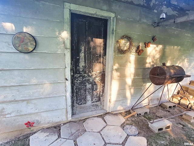 113 SW Mead St, Clay City, IL 62824 - doorway to property