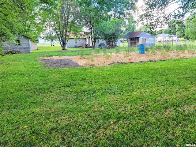 113 SW Mead St, Clay City, IL 62824 - view of grassy yard