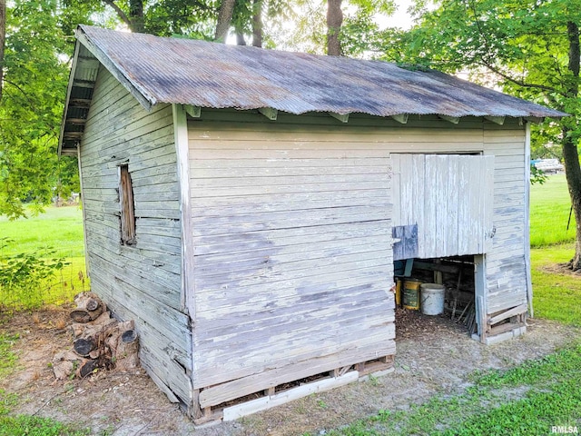 113 SW Mead St, Clay City, IL 62824 - view of shed