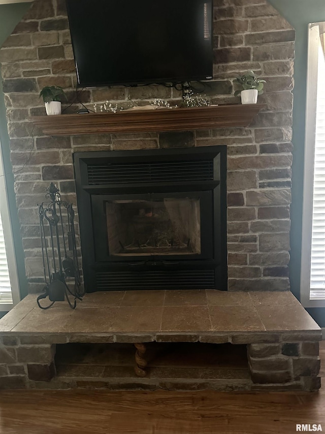11382 Petroff Rd, Benton, IL 62812 - detailed view of a large fireplace and wood finished floors