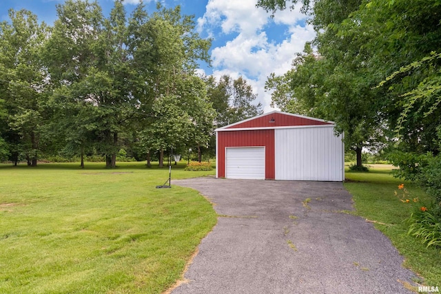 13399 S County Line Rd, West Frankfort, IL 62896 - detached garage featuring asphalt driveway