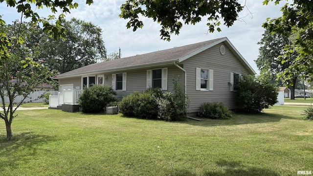 1409 Rig, Salem, IL 62881 - view of side of property featuring a yard