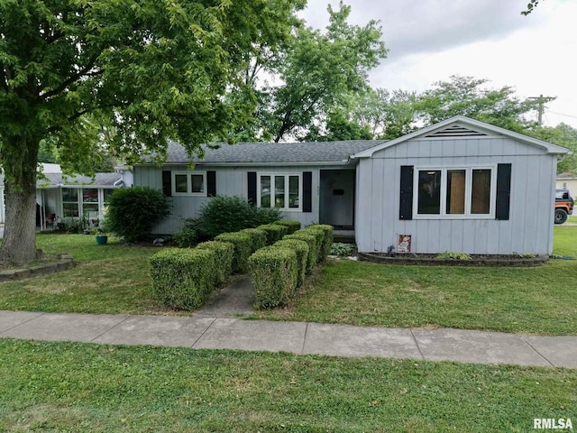 402 N Commercial St, Benton, IL 62812 - photo 1