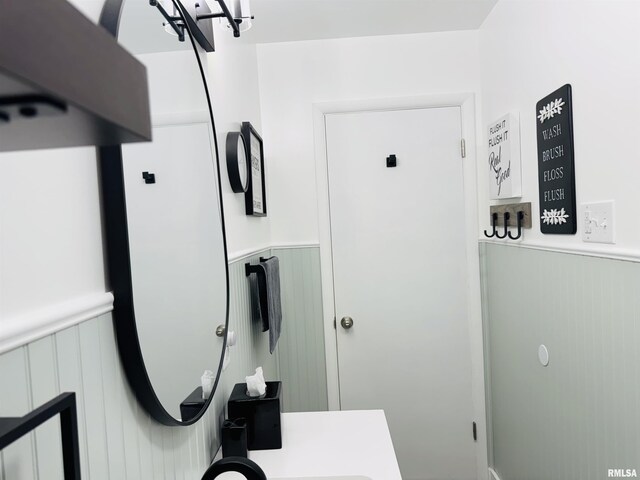 510 Morgan St, Anna, IL 62906 - bathroom featuring vanity