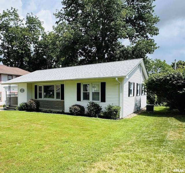 510 Morgan St, Anna, IL 62906 - view of front of property with a front lawn and a shingled roof