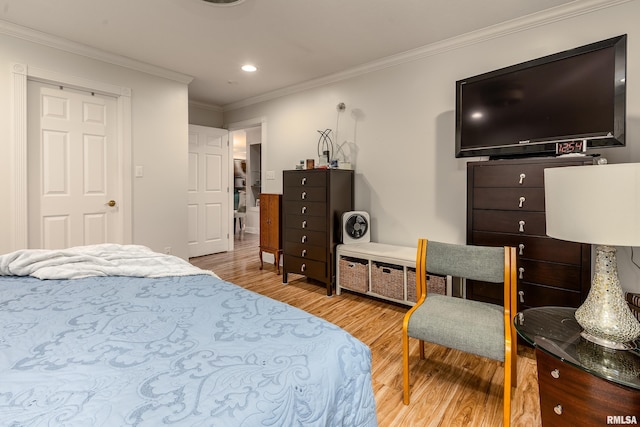 103 Woodland Trl, Anna, IL 62906 - bedroom with wood finished floors, crown molding, and recessed lighting