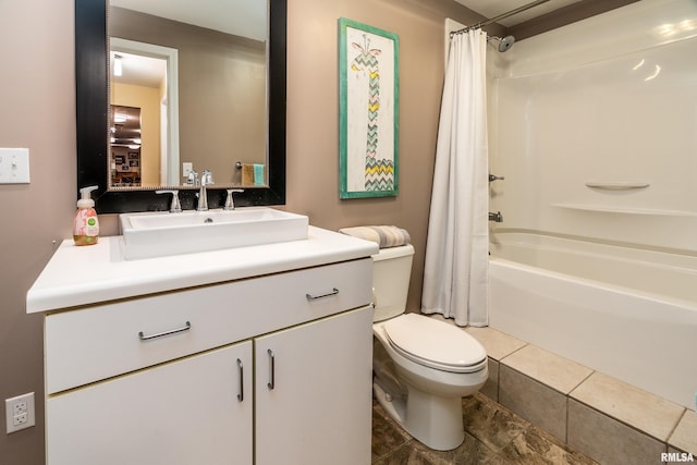 103 Woodland Trl, Anna, IL 62906 - bathroom featuring shower / bath combo and vanity