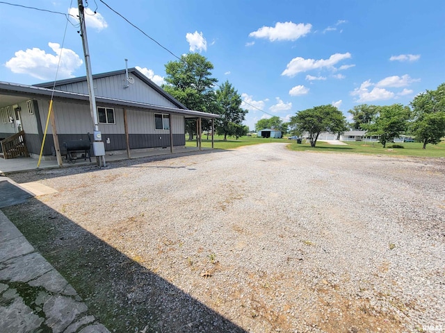 232 Palm Ln, Flora, IL 62839 - view of yard