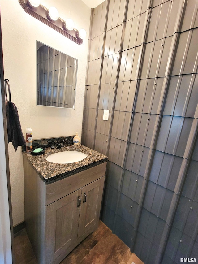 232 Palm Ln, Flora, IL 62839 - bathroom with vanity
