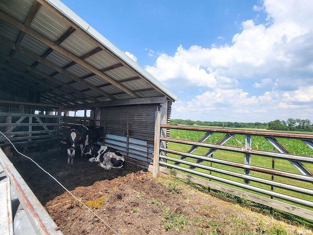 232 Palm Ln, Flora, IL 62839 - view of outdoor structure featuring an exterior structure