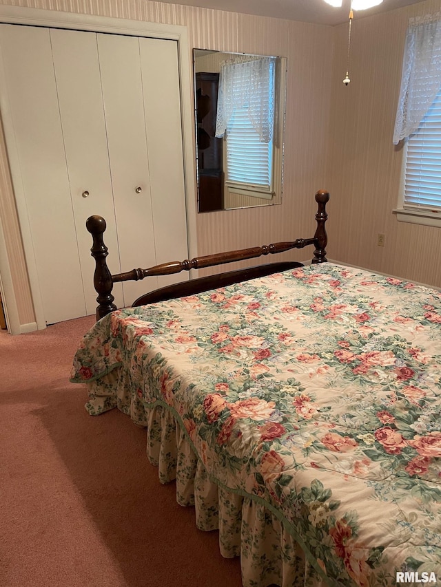 901 W Elm St, Carmi, IL 62821 - carpeted bedroom featuring a closet