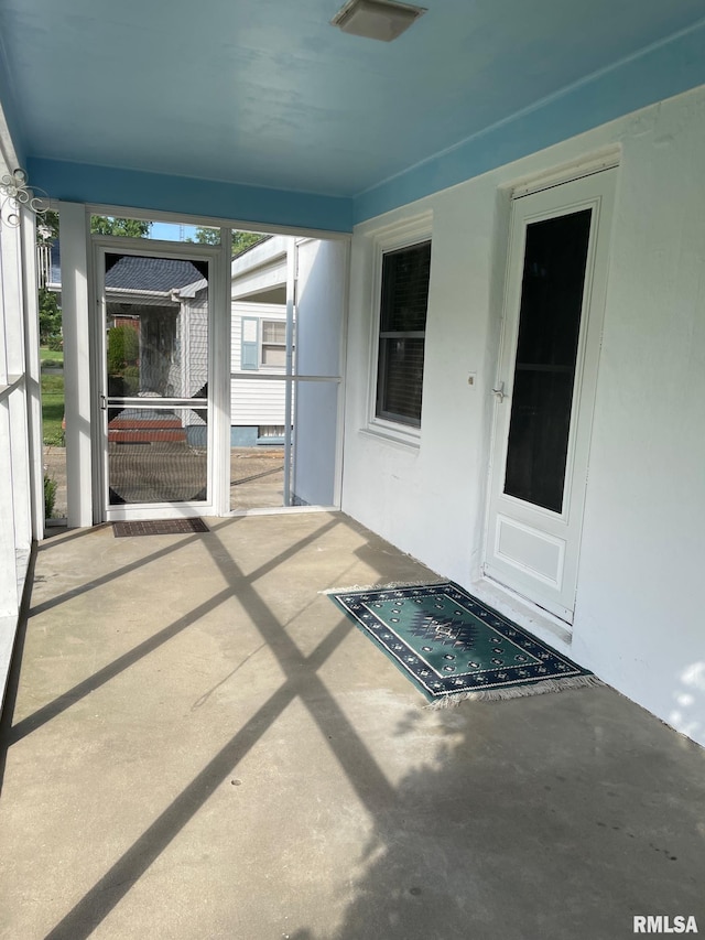 901 W Elm St, Carmi, IL 62821 - view of patio / terrace