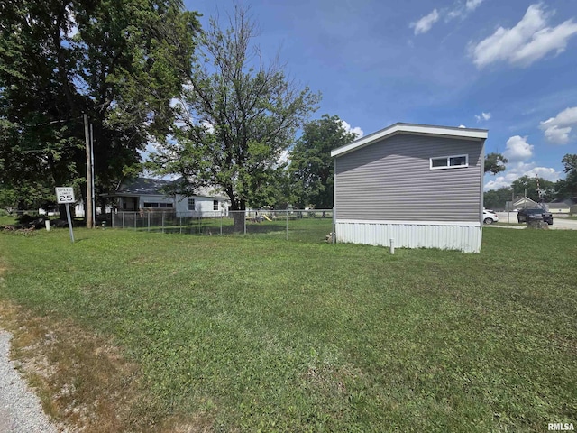 303 N Marion St, Centralia, IL 62801 - view of yard