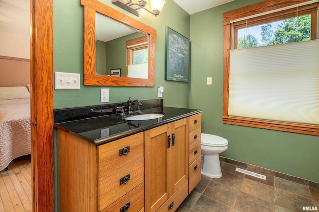 243 Pump Station Rd, Makanda, IL 62958 - bathroom featuring vanity and ensuite bath