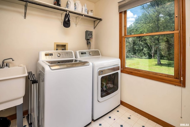 243 Pump Station Rd, Makanda, IL 62958 - laundry area featuring washer and dryer and baseboards