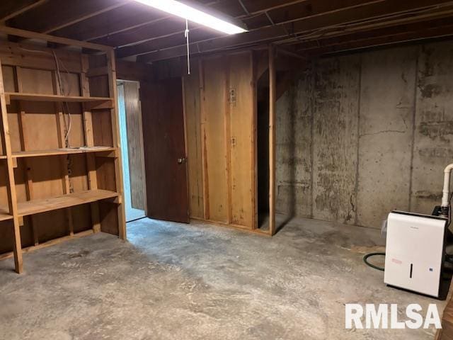 15944 Moellers Rd, Marion, IL 62959 - view of unfinished below grade area