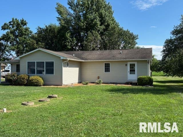 15944 Moellers Rd, Marion, IL 62959 - back of house featuring a yard