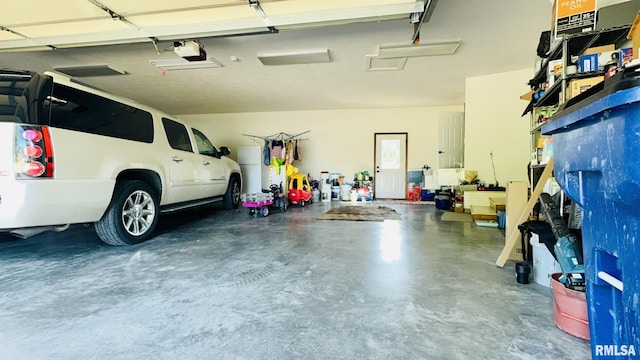 1016 Michael Ln, West Frankfort, IL 62812 - garage with a garage door opener