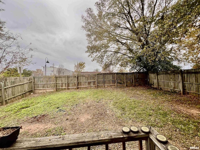 726 Maple St Unit 3, Murphysboro, IL 62966 - view of fenced backyard