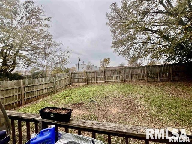 416 S Washington St, Carbondale, IL 62901 - view of fenced backyard