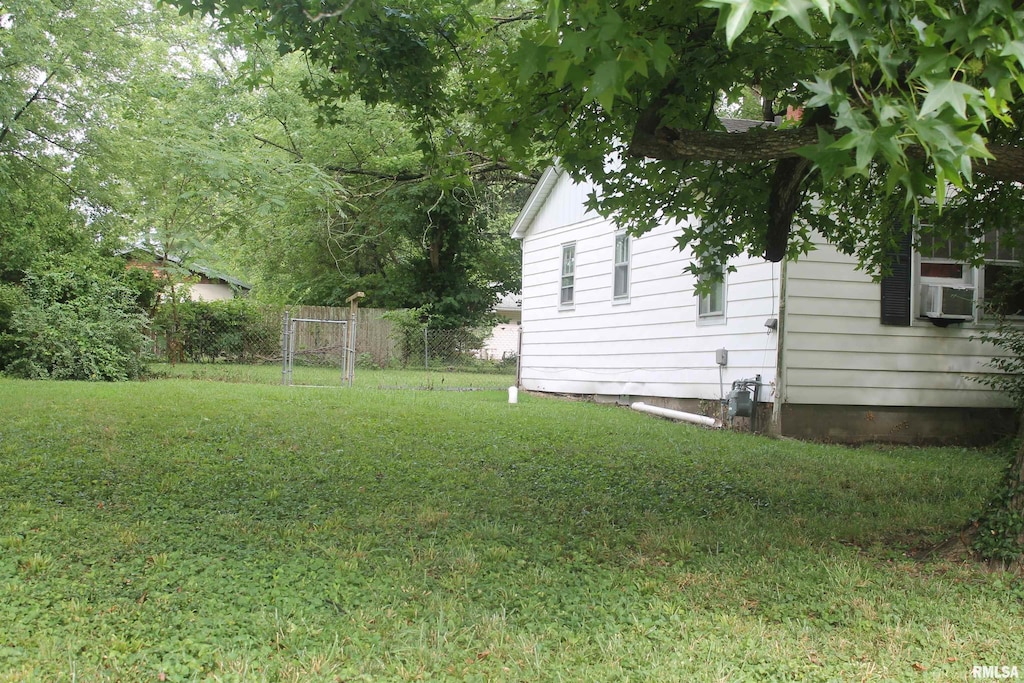 516 S Forest St, Carbondale, IL 62901 - photo 1