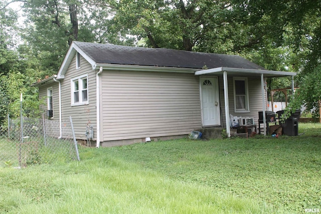 805 N James St, Carbondale, IL 62901 - view of bungalow-style home
