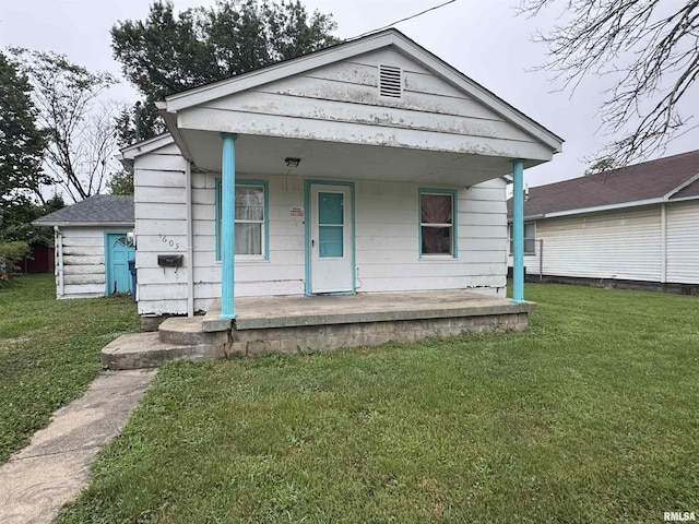 605 Gragg St, Centralia, IL 62801 - photo 1