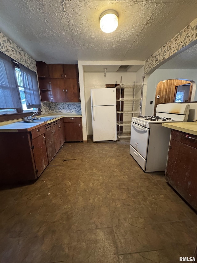 605 Gragg St, Centralia, IL 62801 - photo 3