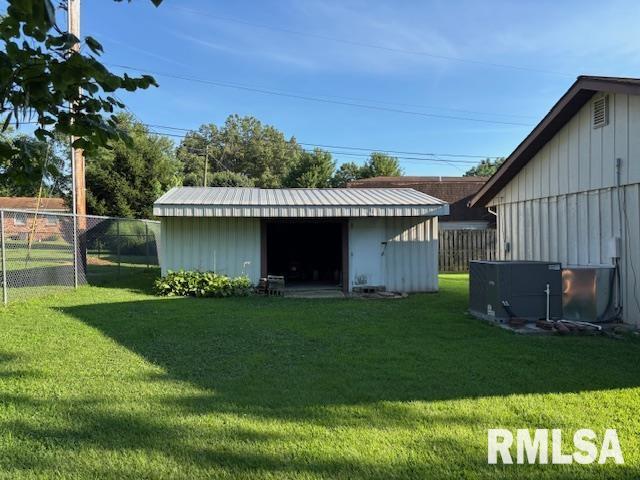 416 Park Ln, Herrin, IL 62948 - photo 24