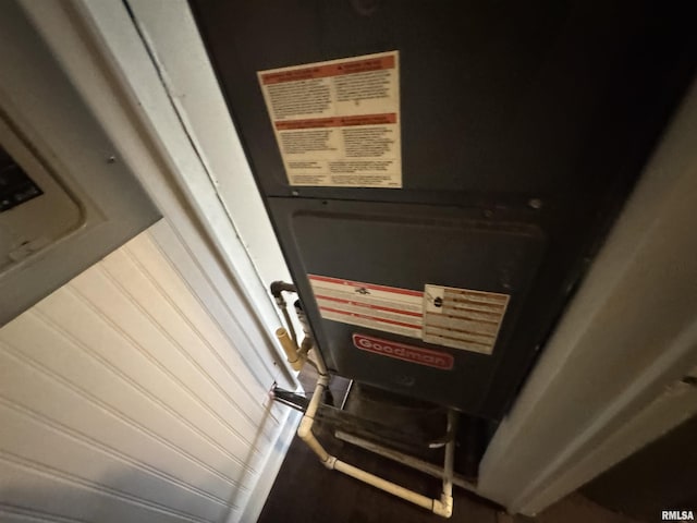 1307 S Maple St, Centralia, IL 62801 - detailed view of heating unit