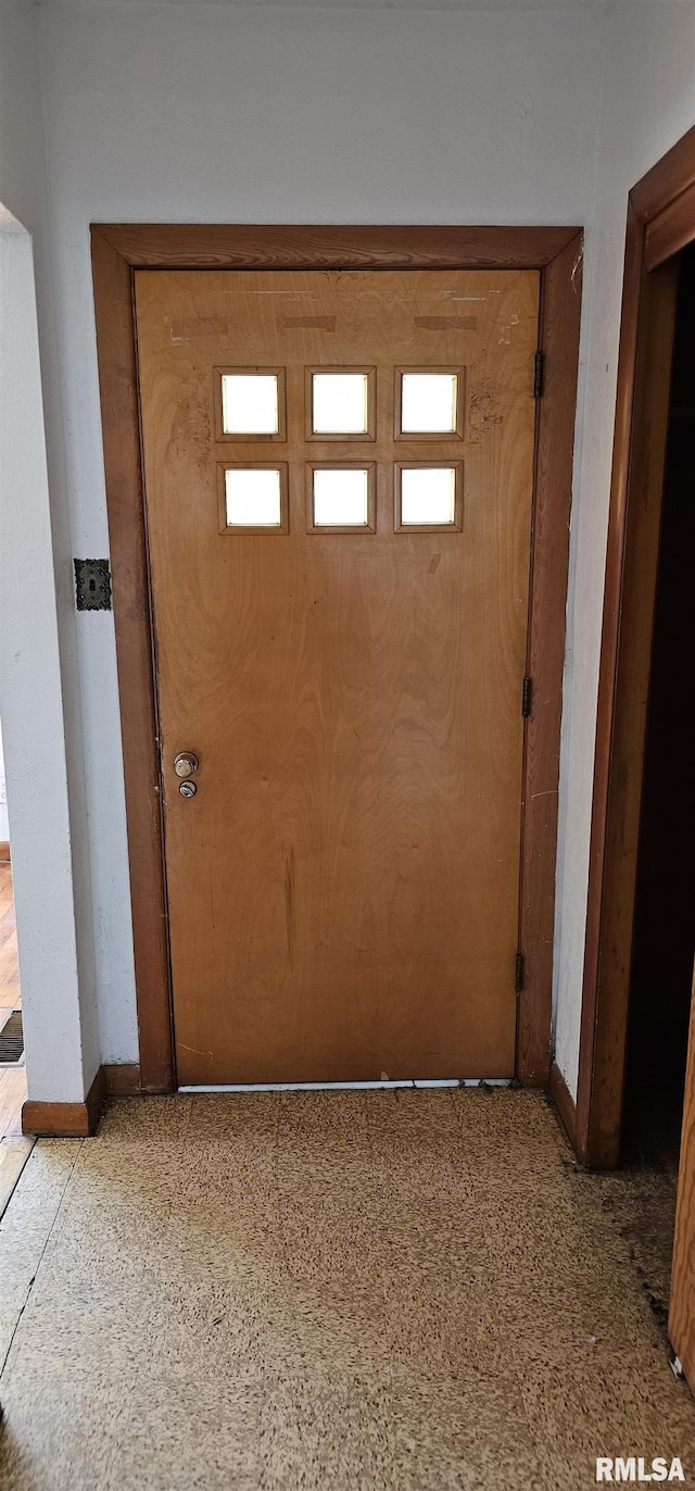 232 N James Ave, Centralia, IL 62801 - doorway featuring baseboards