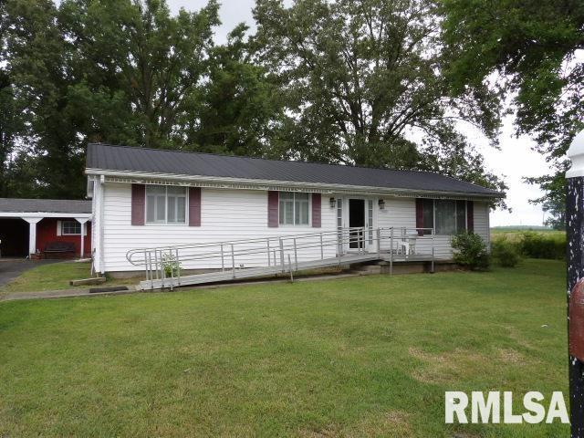 600 Panama St, Eldorado, IL 62930 - photo 1
