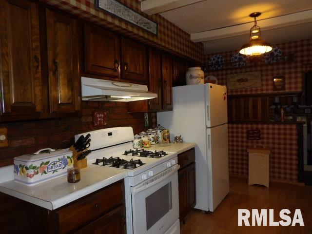 600 Panama St, Eldorado, IL 62930 - photo 11